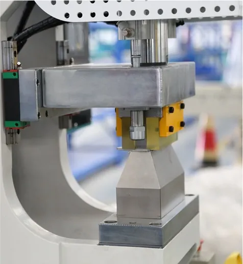Lab Sample Cutting Press - photo 3