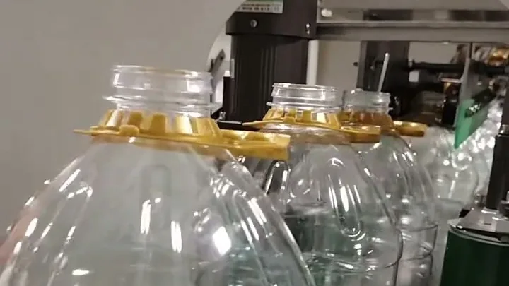 Bottle Handle Applicator