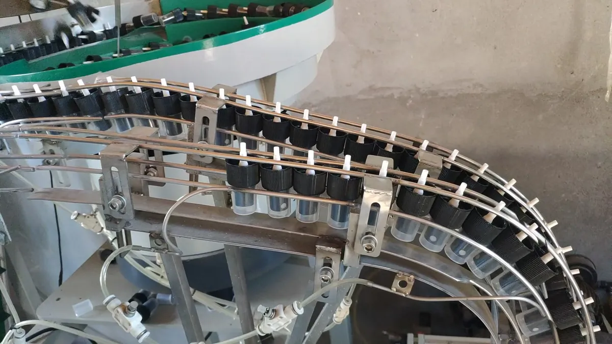 Dip Tube Inserting Machine - photo 4
