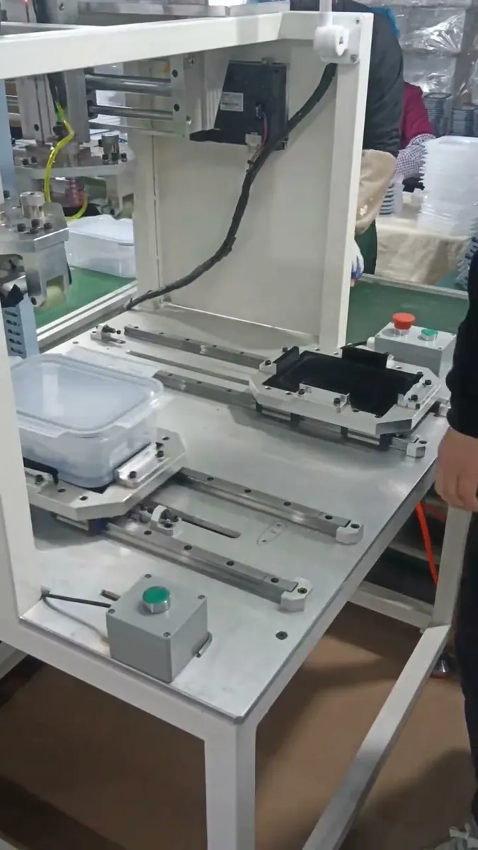 Lunch Box Lid Assembly Machine - photo 2