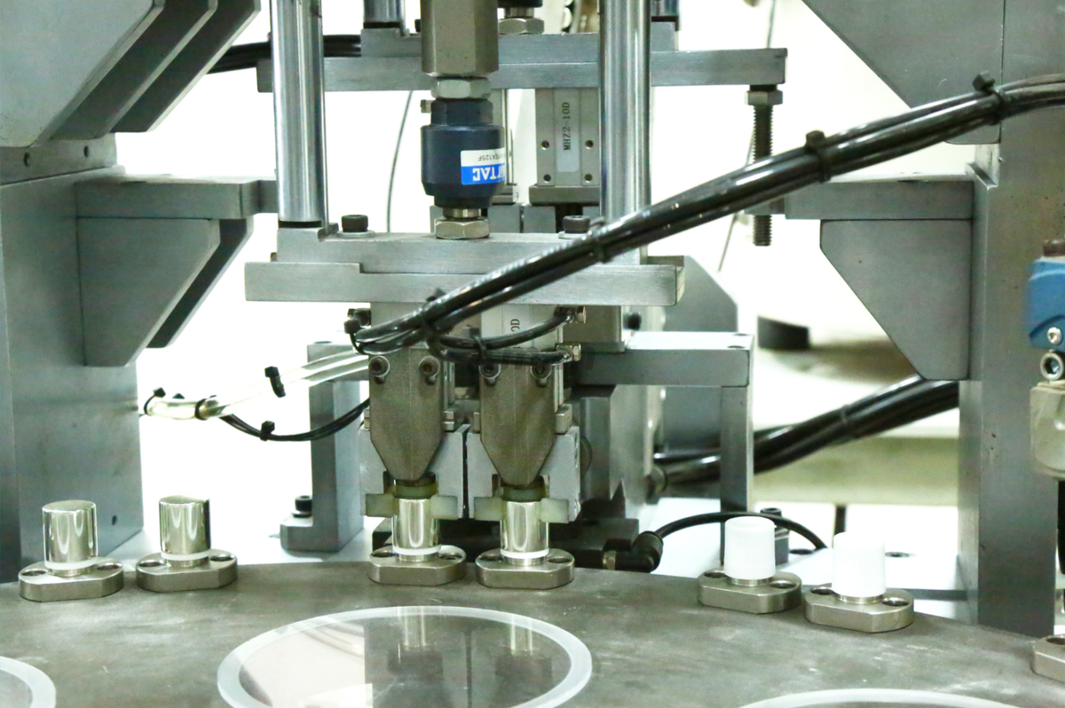 AM-TY-04 Flip Cover Auto Assembly Machine Detail2