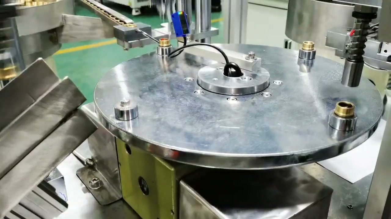 Valve cartridges